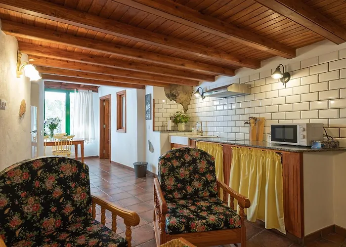 Sunset Views Terrace 2Br Cave House - Parking