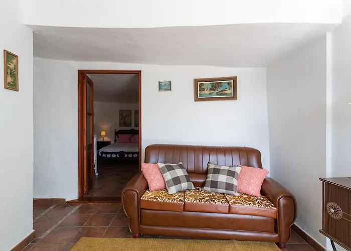 Sunset Views Terrace 2Br Cave House - Parking