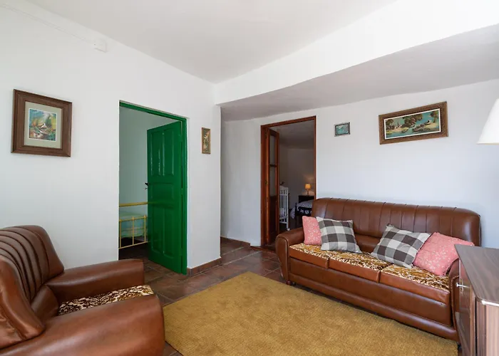 Sunset Views Terrace 2Br Cave House - Parking